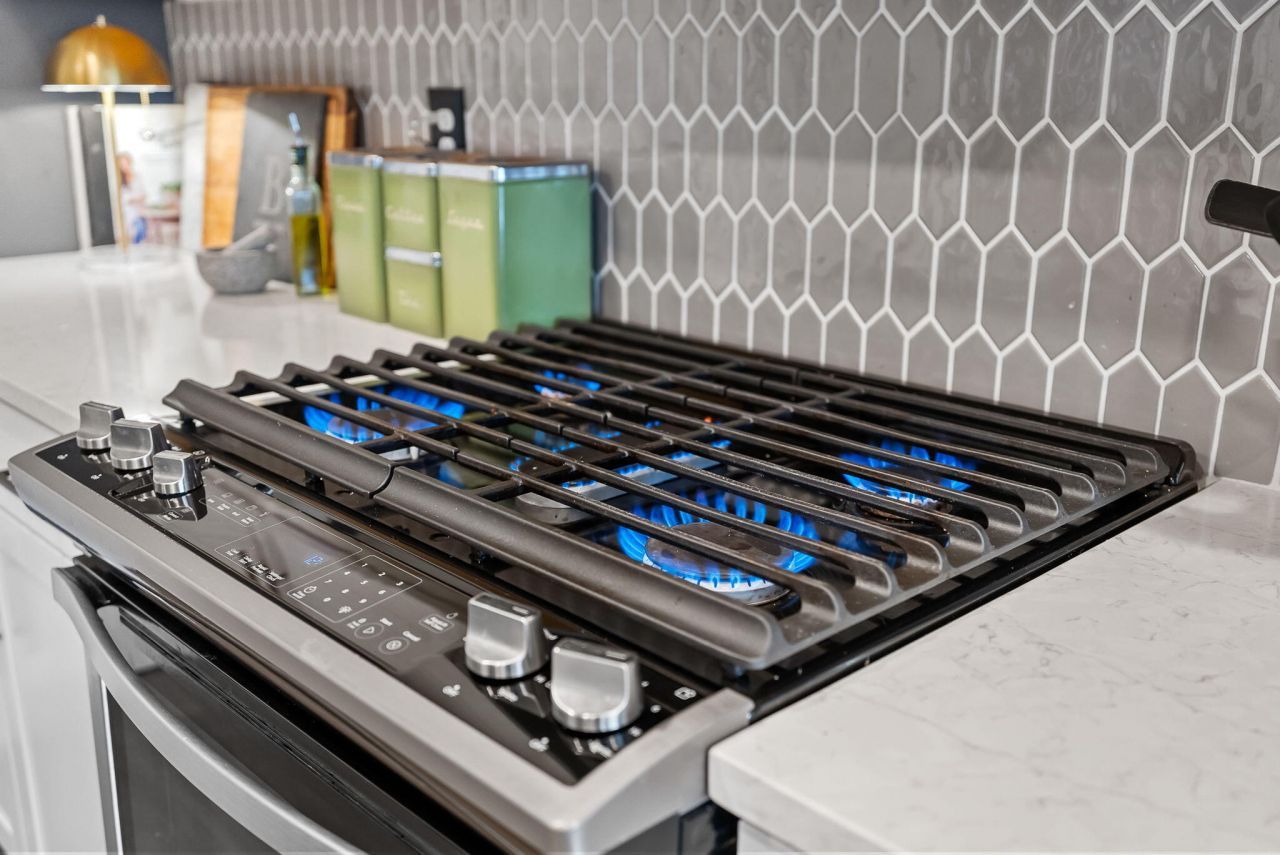 711 Yellow Leaf Lane Photo 19