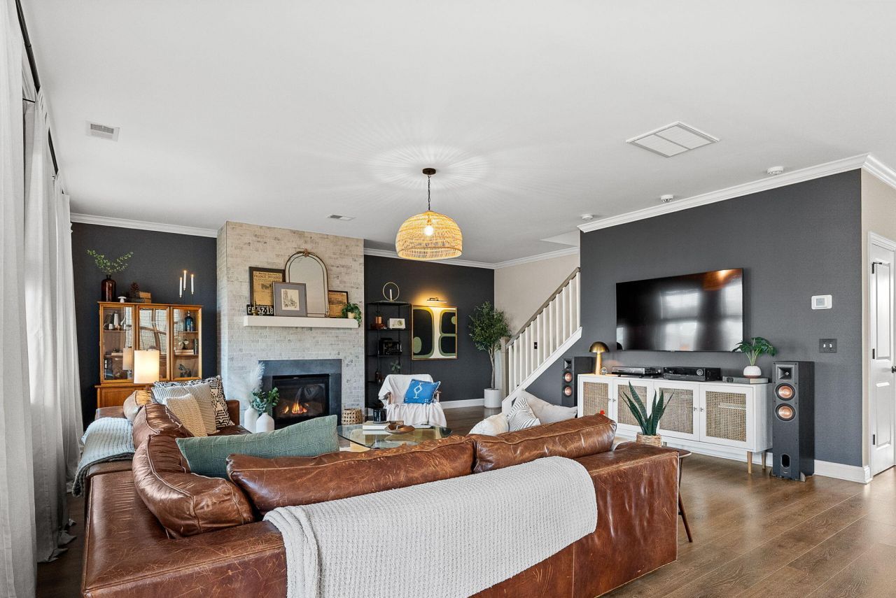 711 Yellow Leaf Lane Photo 28