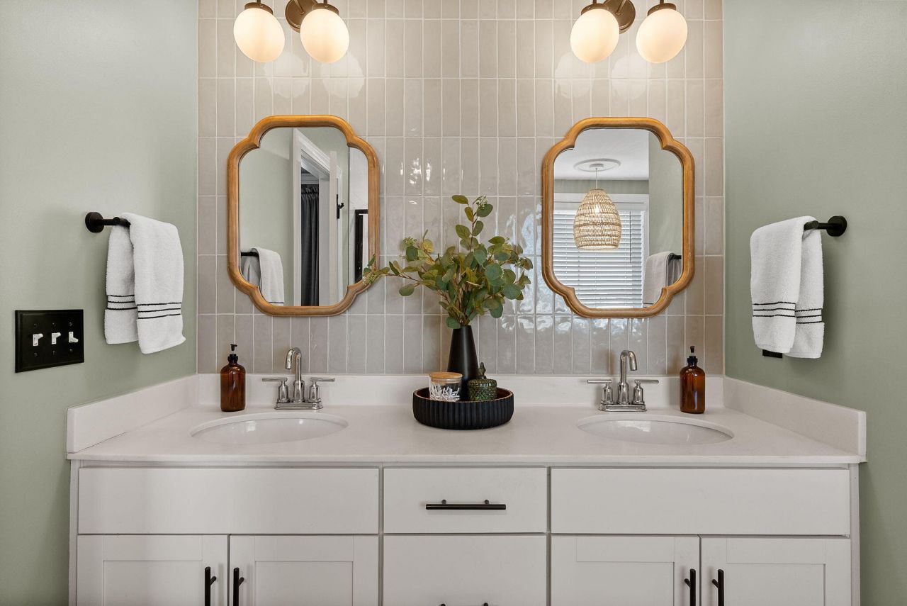 711 Yellow Leaf Lane Photo 48