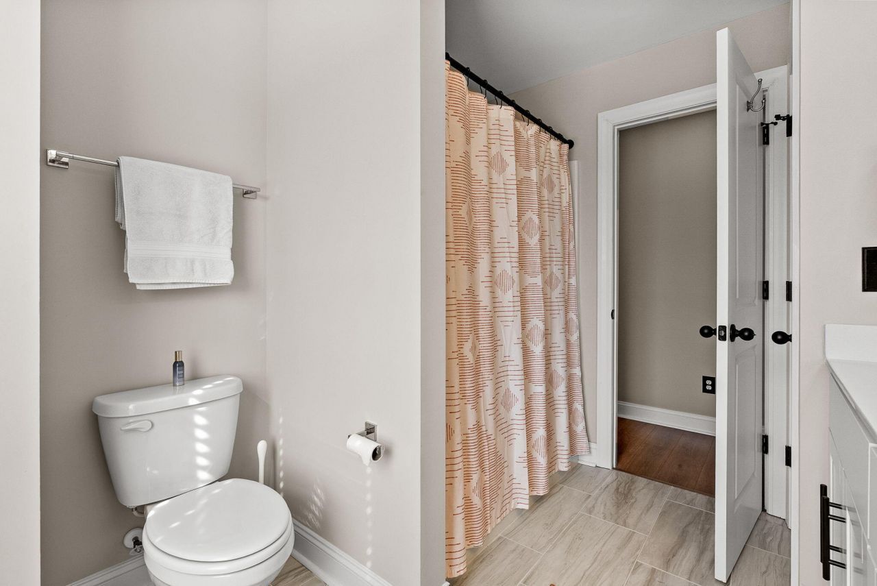 711 Yellow Leaf Lane Photo 54