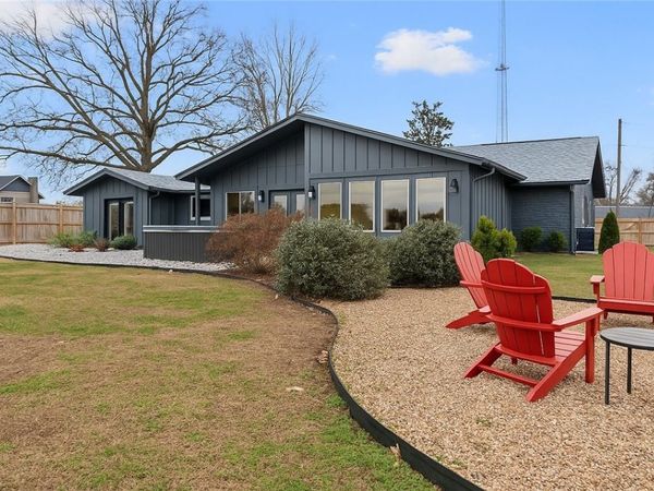 1102 NW 11th Street, Bentonville, AR 72712