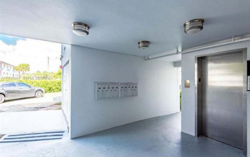 651 Pine Dr, Unit 110, Pompano Beach, FL 33060 Photo