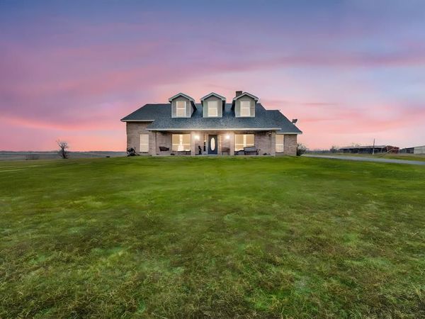 839 Walker Creek Road, Ennis, TX 75119