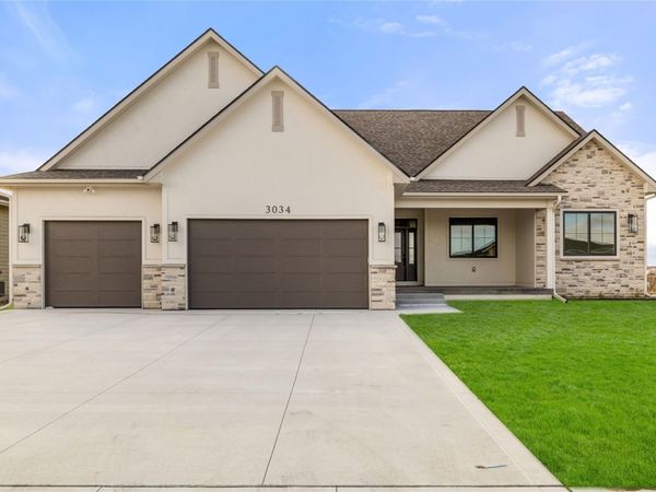 3034 NW Beechwood Drive, Grimes, IA 50111