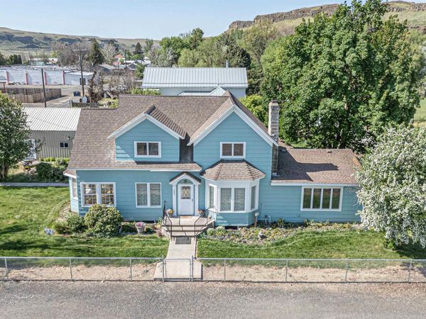 145 W Cooper St, Washtucna, WA 99371