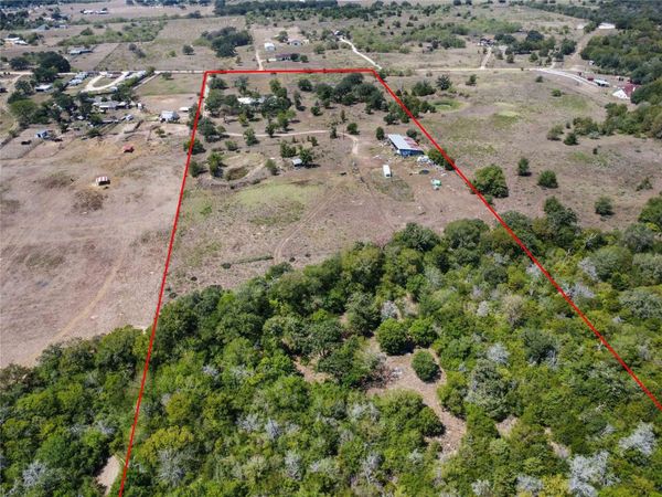 145 Three Oaks LN, Bastrop, TX 78602