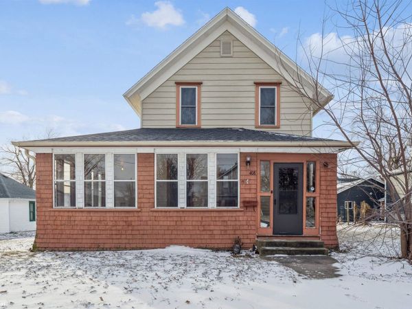 408 5th Avenue, Grinnell, IA 50112