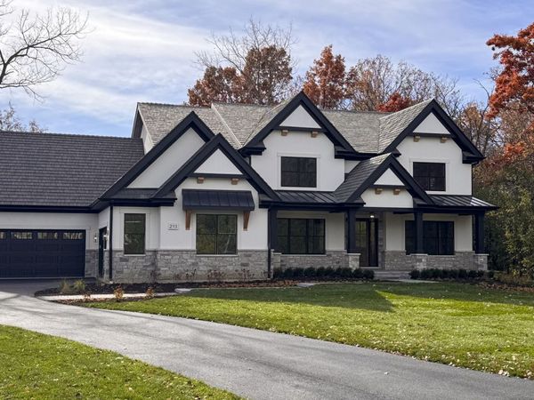 213 Northampton Lane, Lincolnshire, IL 60069