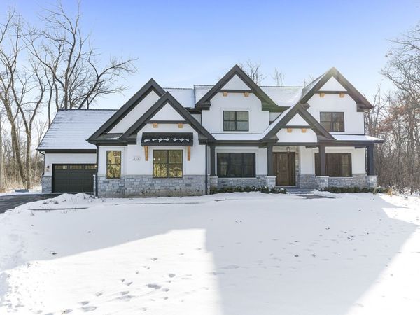 213 Northampton Lane, Lincolnshire, IL 60069