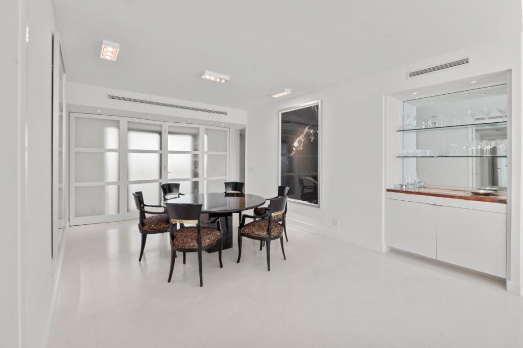 200 Bradley Place, Unit 302, Palm Beach, FL 33480 Photo