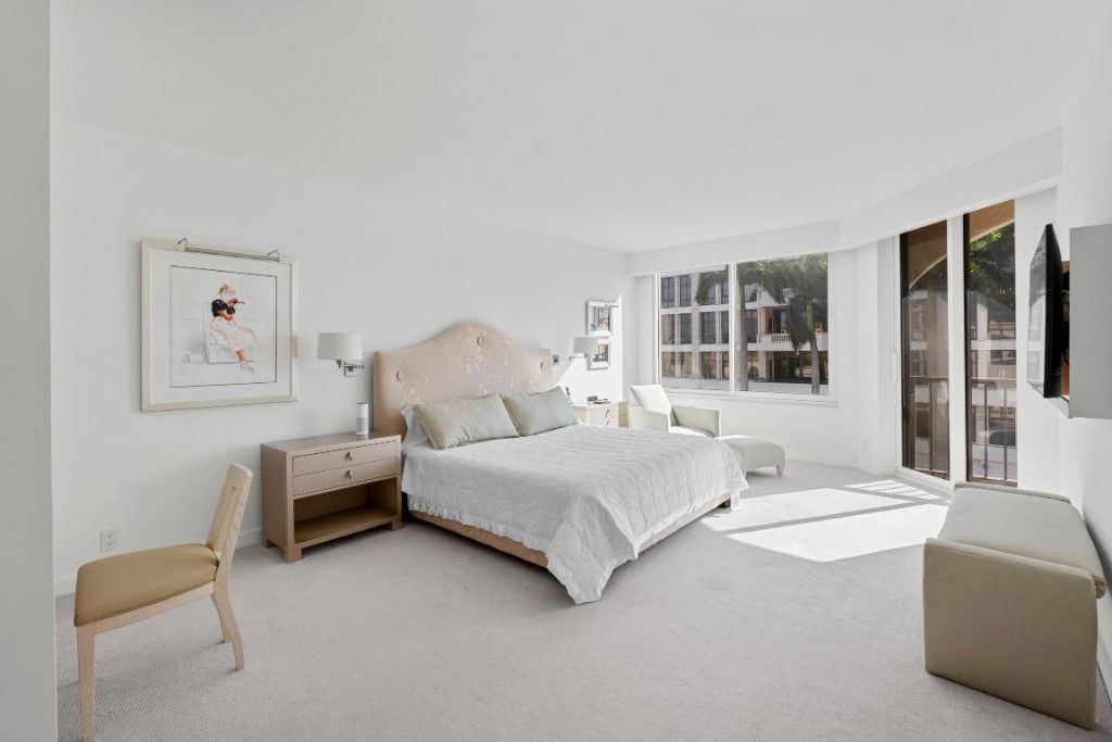 200 Bradley Place, Unit 302, Palm Beach, FL 33480 Photo