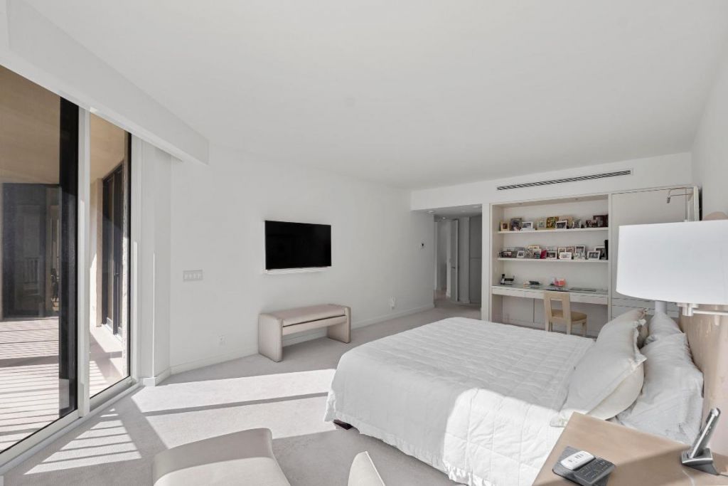 200 Bradley Place, Unit 302, Palm Beach, FL 33480 Photo