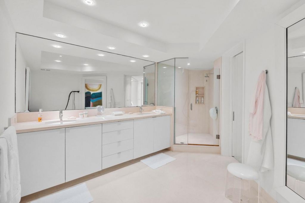 200 Bradley Place, Unit 302, Palm Beach, FL 33480 Photo