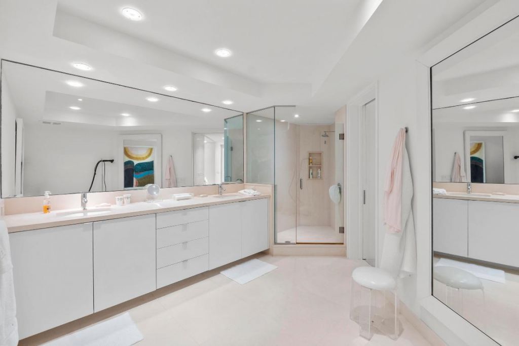 200 Bradley Place, Unit 302, Palm Beach, FL 33480 Photo