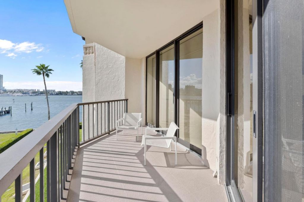 200 Bradley Place, Unit 302, Palm Beach, FL 33480 Photo