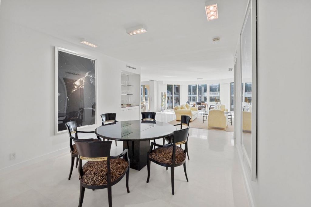 200 Bradley Place, Unit 302, Palm Beach, FL 33480 Photo