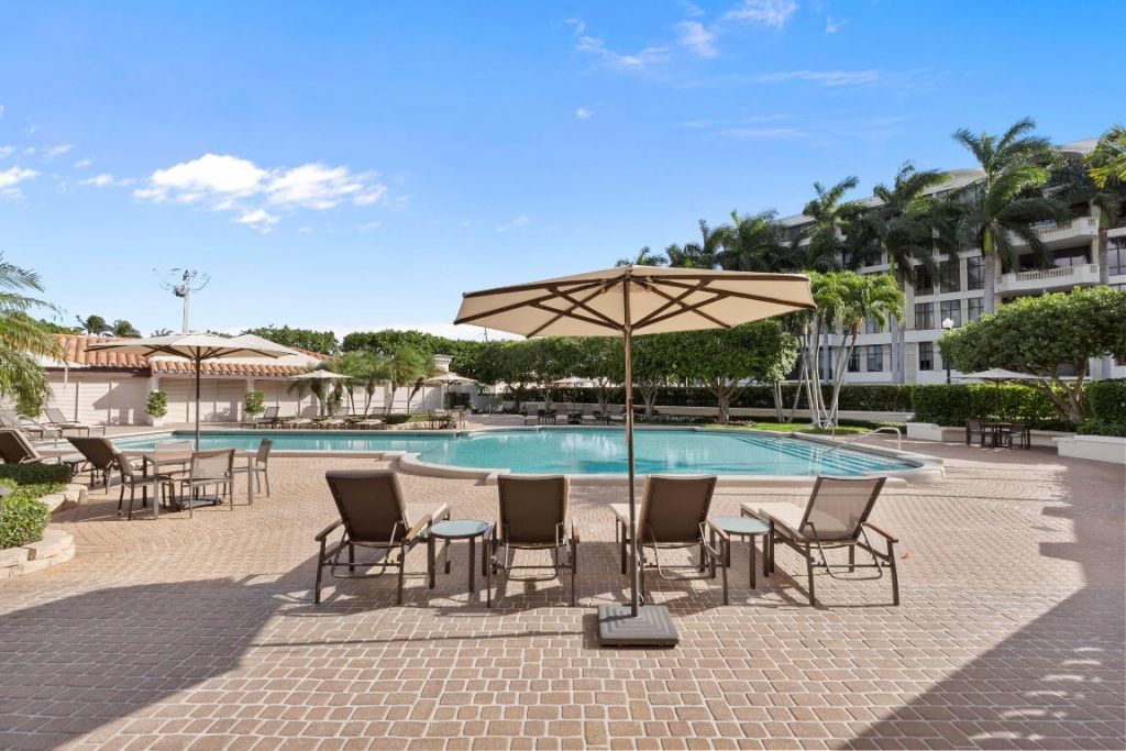 200 Bradley Place, Unit 302, Palm Beach, FL 33480 Photo