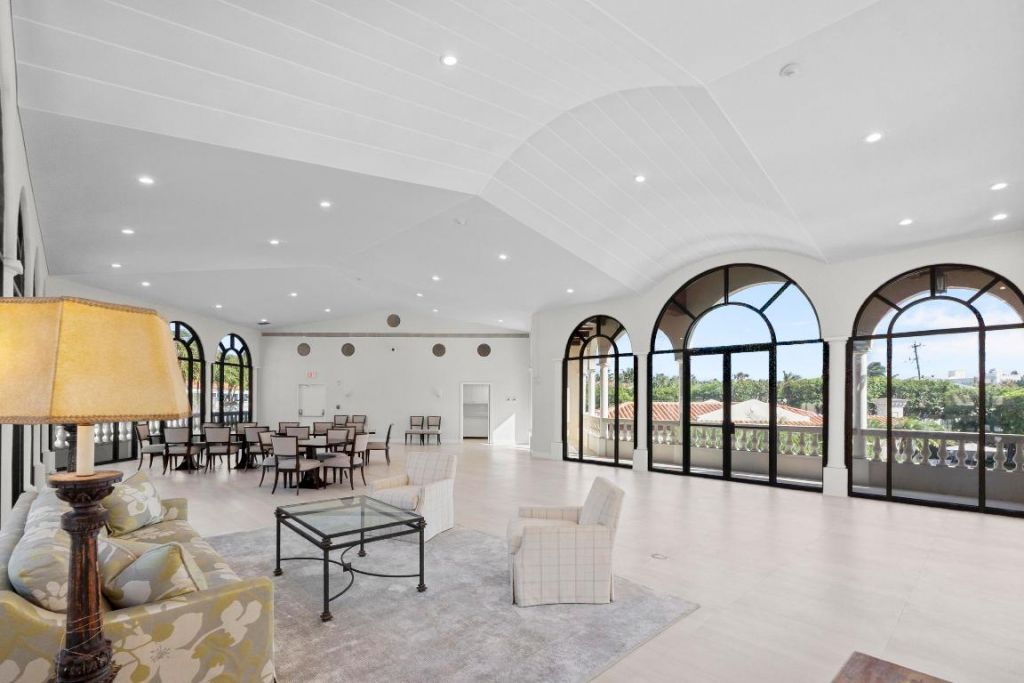 200 Bradley Place, Unit 302, Palm Beach, FL 33480 Photo