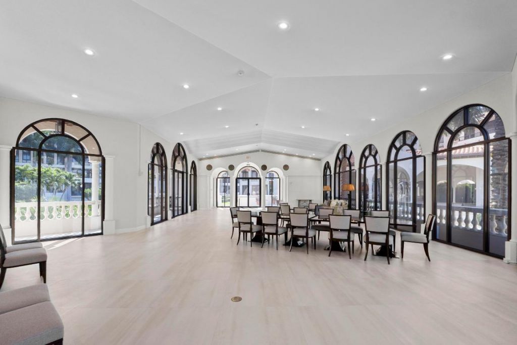 200 Bradley Place, Unit 302, Palm Beach, FL 33480 Photo