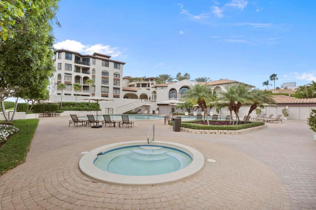 200 Bradley Place, Unit 302, Palm Beach, FL 33480 Photo