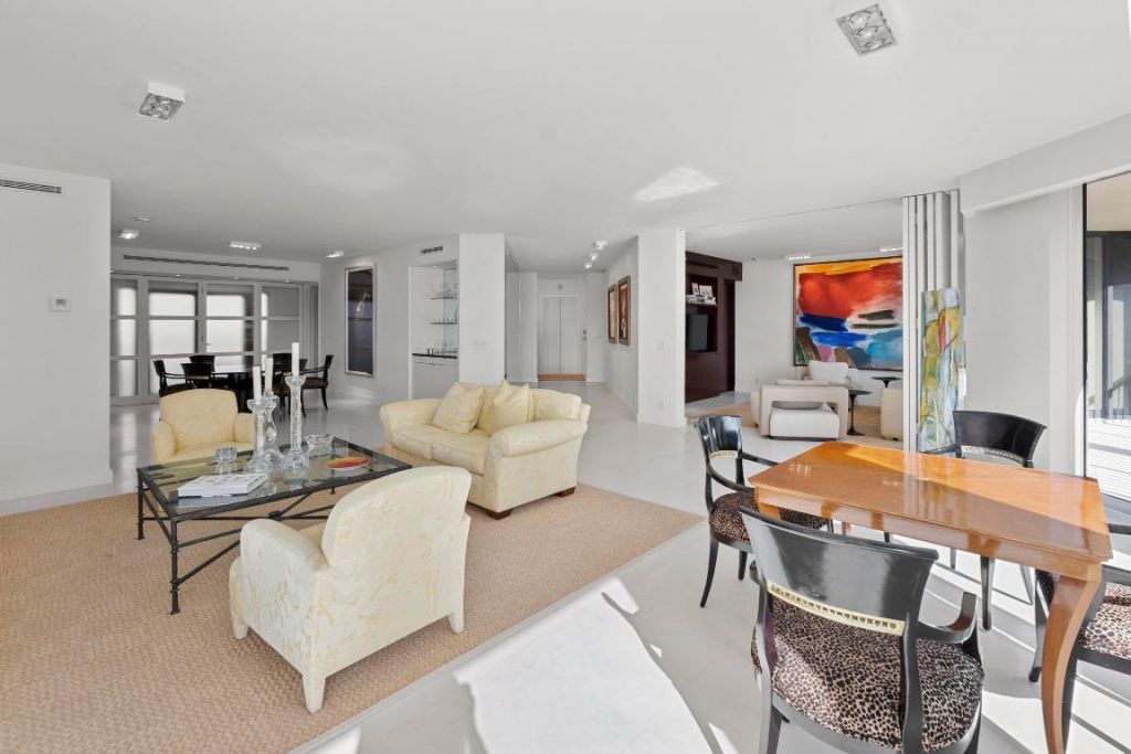 200 Bradley Place, Unit 302, Palm Beach, FL 33480 Photo