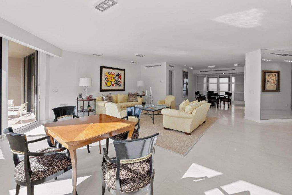 200 Bradley Place, Unit 302, Palm Beach, FL 33480 Photo