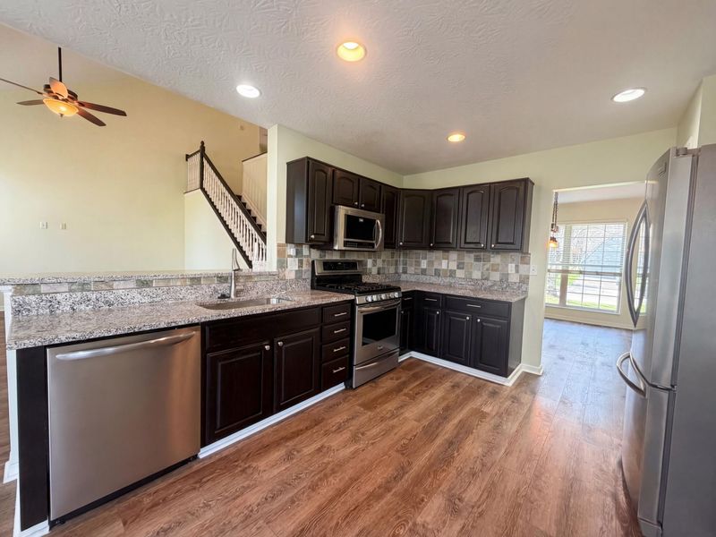 7910 Priestley Drive, Reynoldsburg, OH 43068 Photo 2