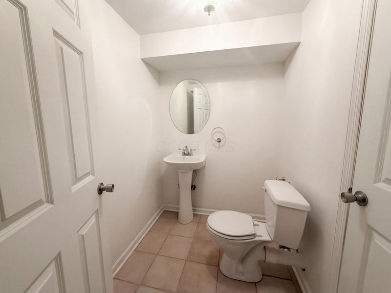 7910 Priestley Drive, Reynoldsburg, OH 43068 Photo 9