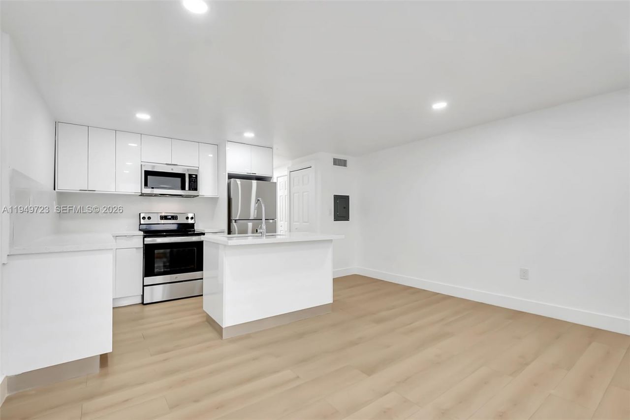 1632 NW 16th Ter , Unit 8, Miami, FL 33125 Photo