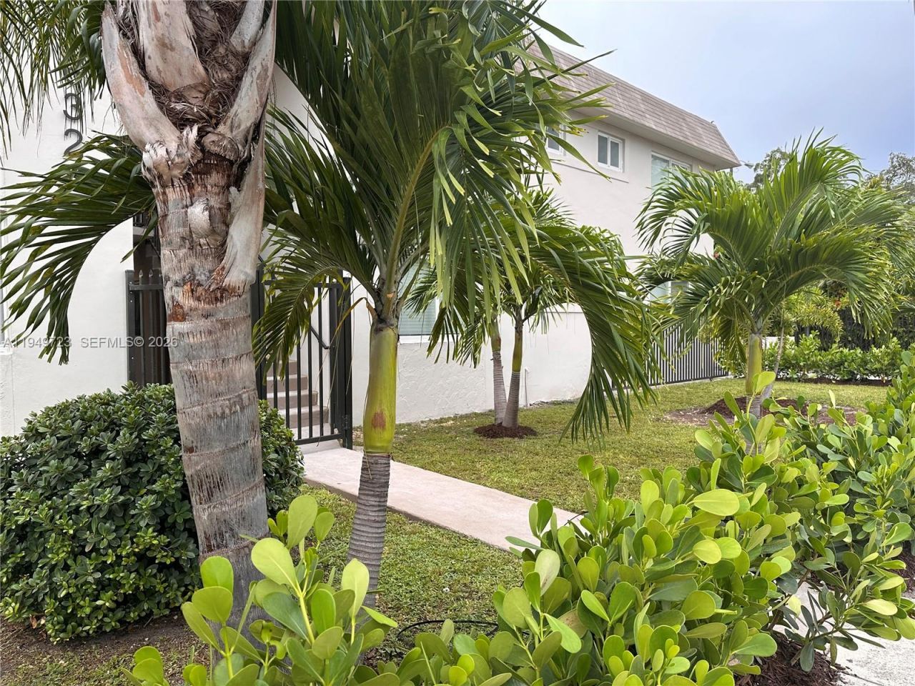 1632 NW 16th Ter , Unit 8, Miami, FL 33125 Photo