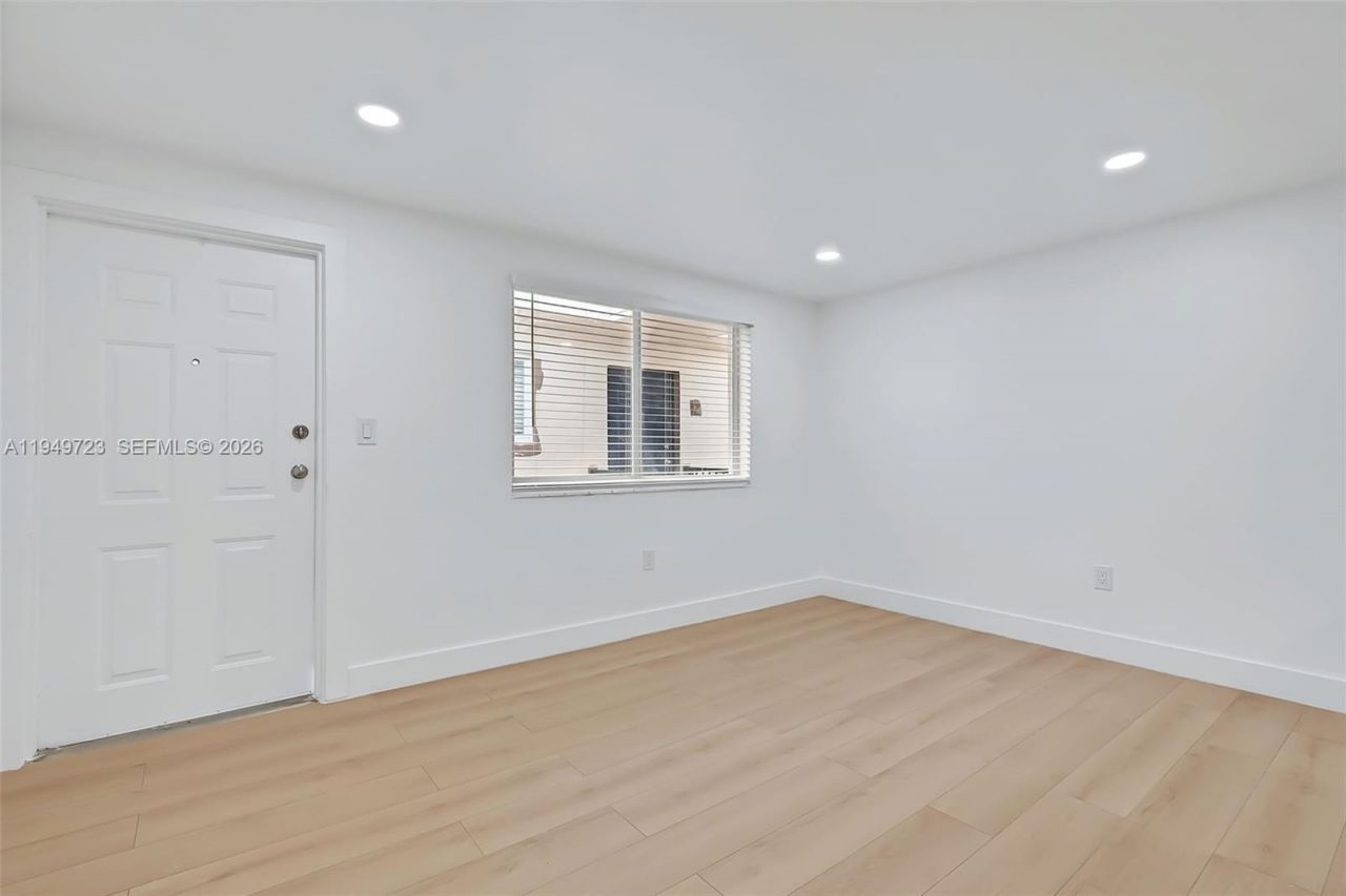 1632 NW 16th Ter , Unit 8, Miami, FL 33125 Photo