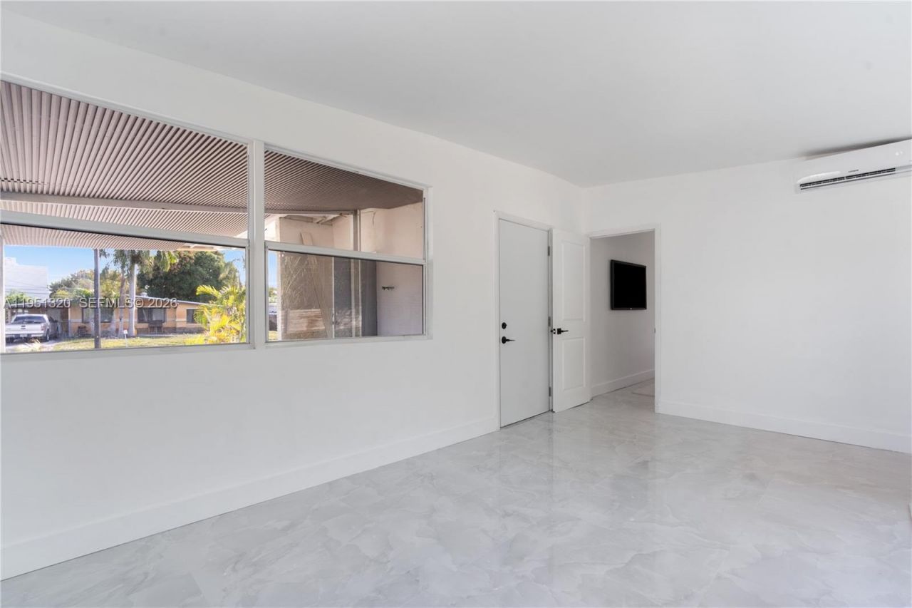 4041 NE 15th Ter, Pompano Beach, FL 33064 Photo