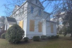 981 Whitman Street photo 4