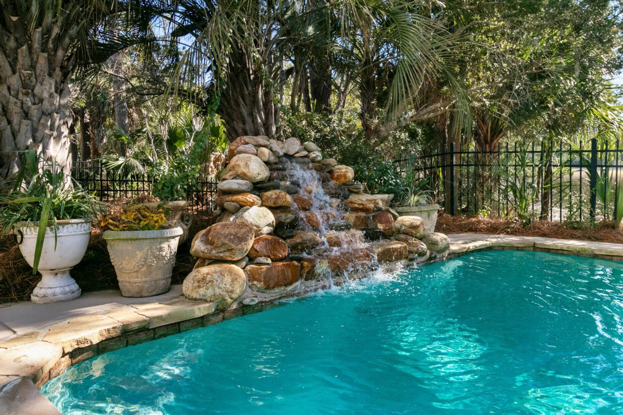 2745 Oak Manor Drive Photo 3