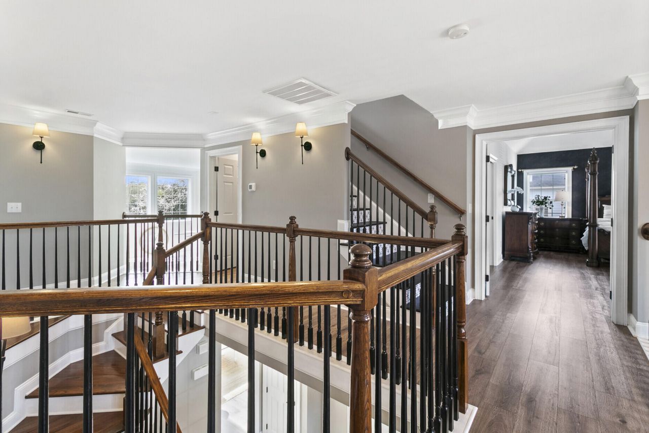 2745 Oak Manor Drive Photo 32