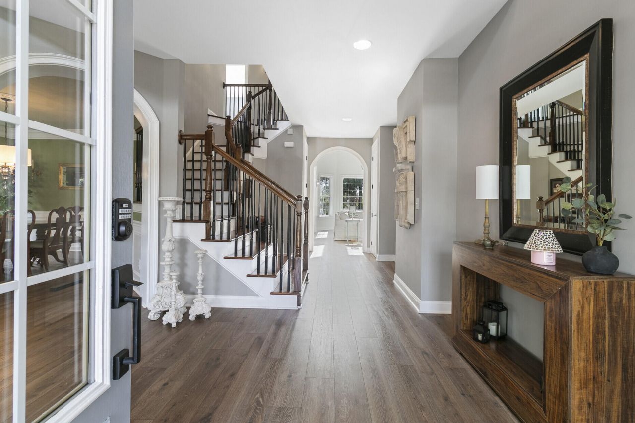 2745 Oak Manor Drive Photo 9