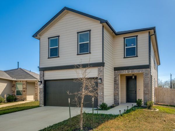 13246 Lorena Ochoa, San Antonio, TX 78221