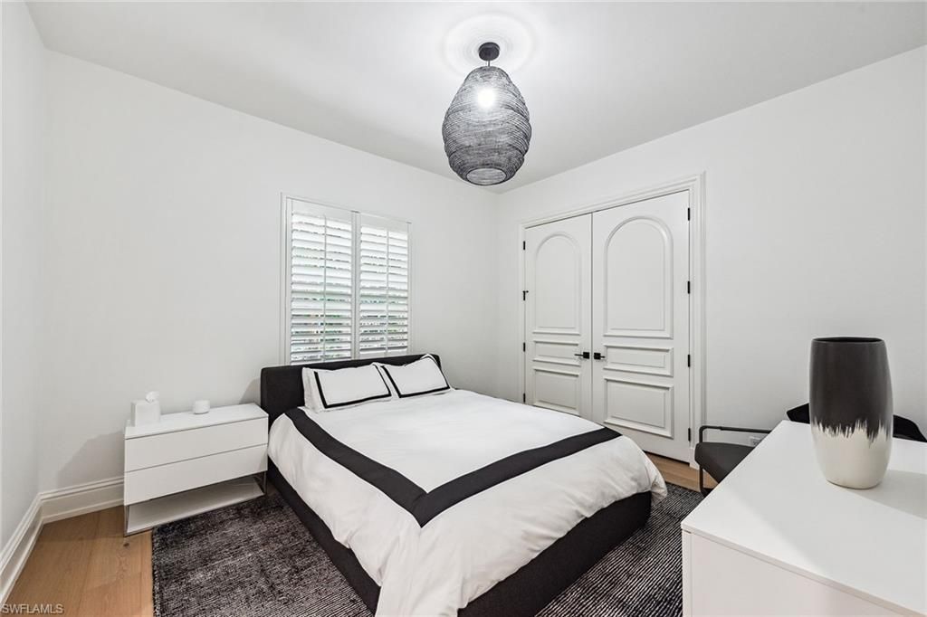 538 Riviera Dr, Naples, FL 34103 Photo