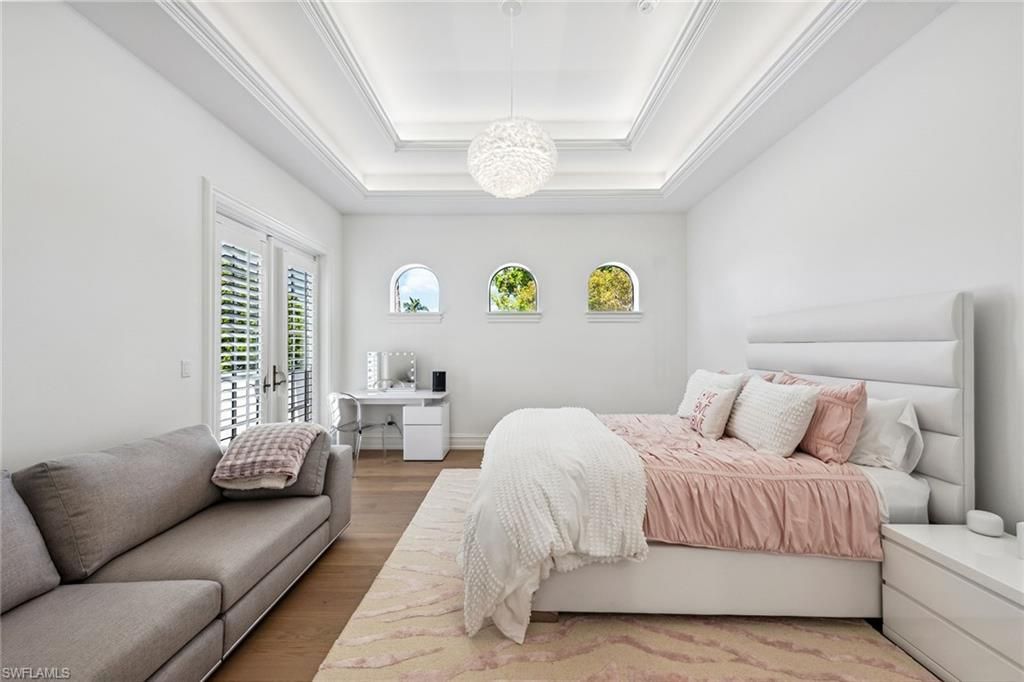 538 Riviera Dr, Naples, FL 34103 Photo