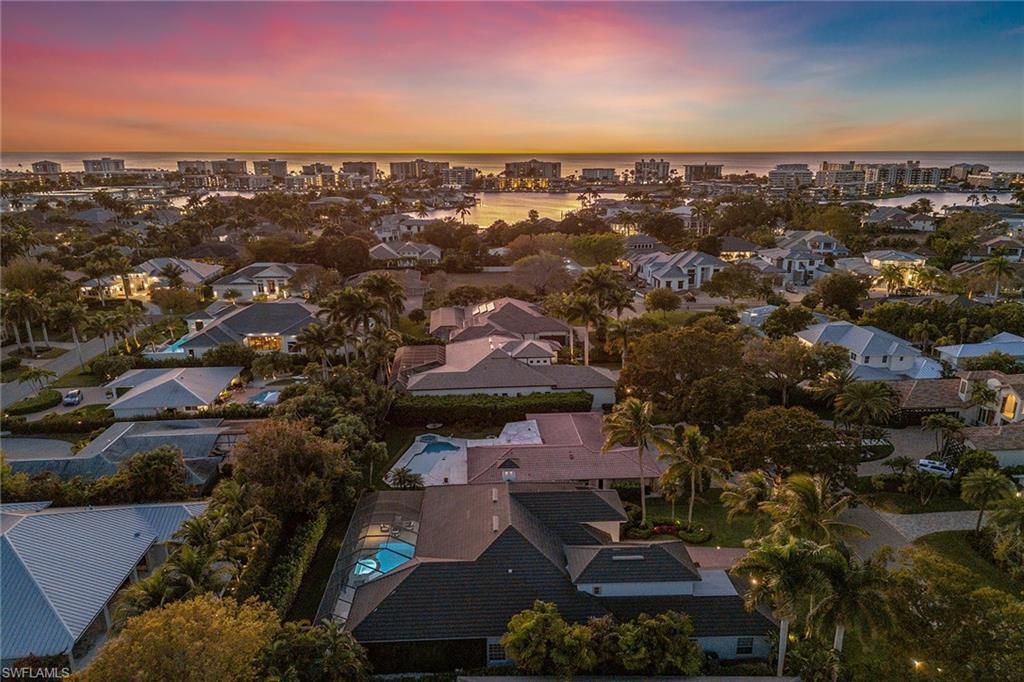 538 Riviera Dr, Naples, FL 34103 Photo