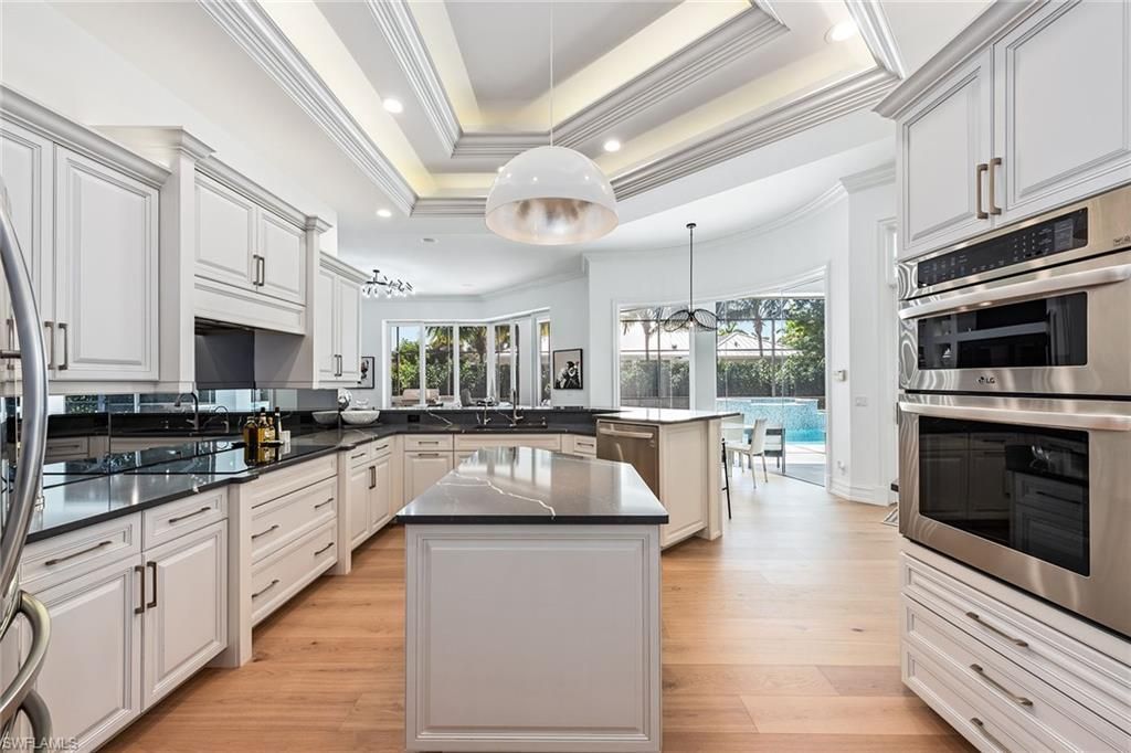 538 Riviera Dr, Naples, FL 34103 Photo