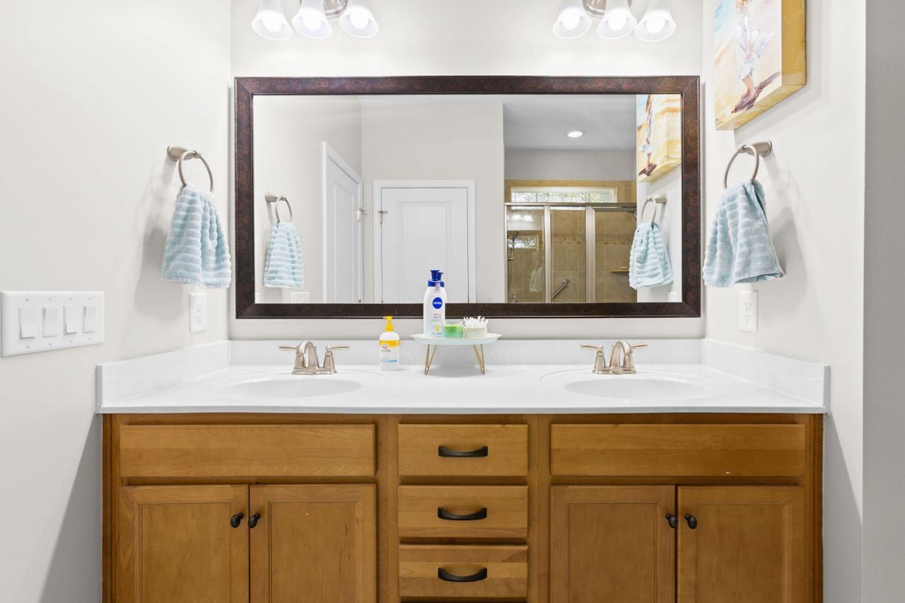 5393 Birdie Lane Photo 12