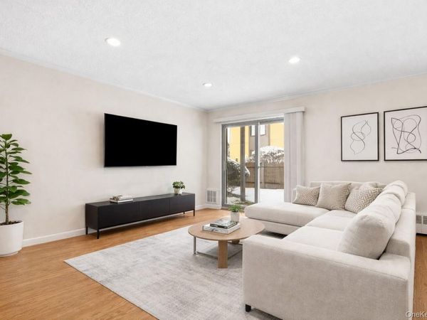 18 Granada Crescent, Unit 13, White Plains, NY 10603