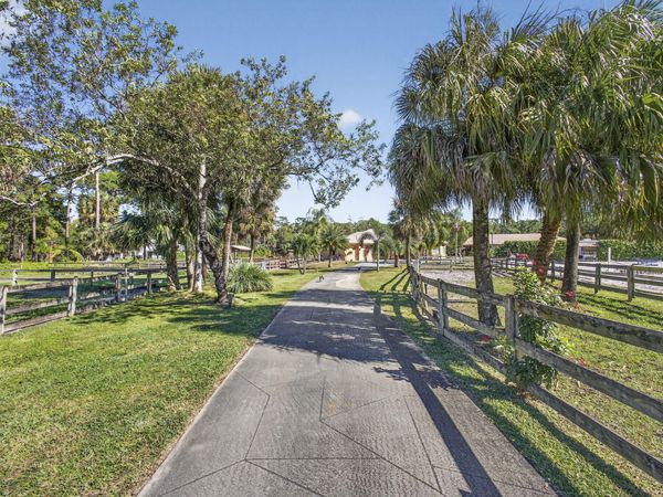 2910 Doe Trail, Loxahatchee, FL 33470