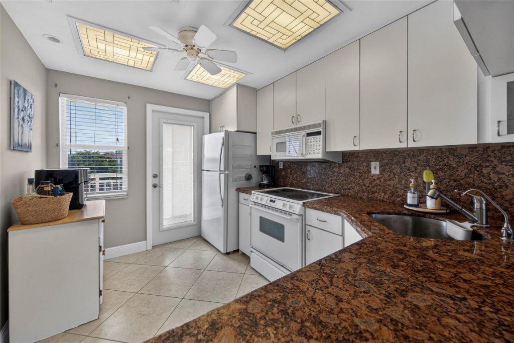 3180 NE 48th Court, Unit 412, Lighthouse Point, FL 33064 Photo