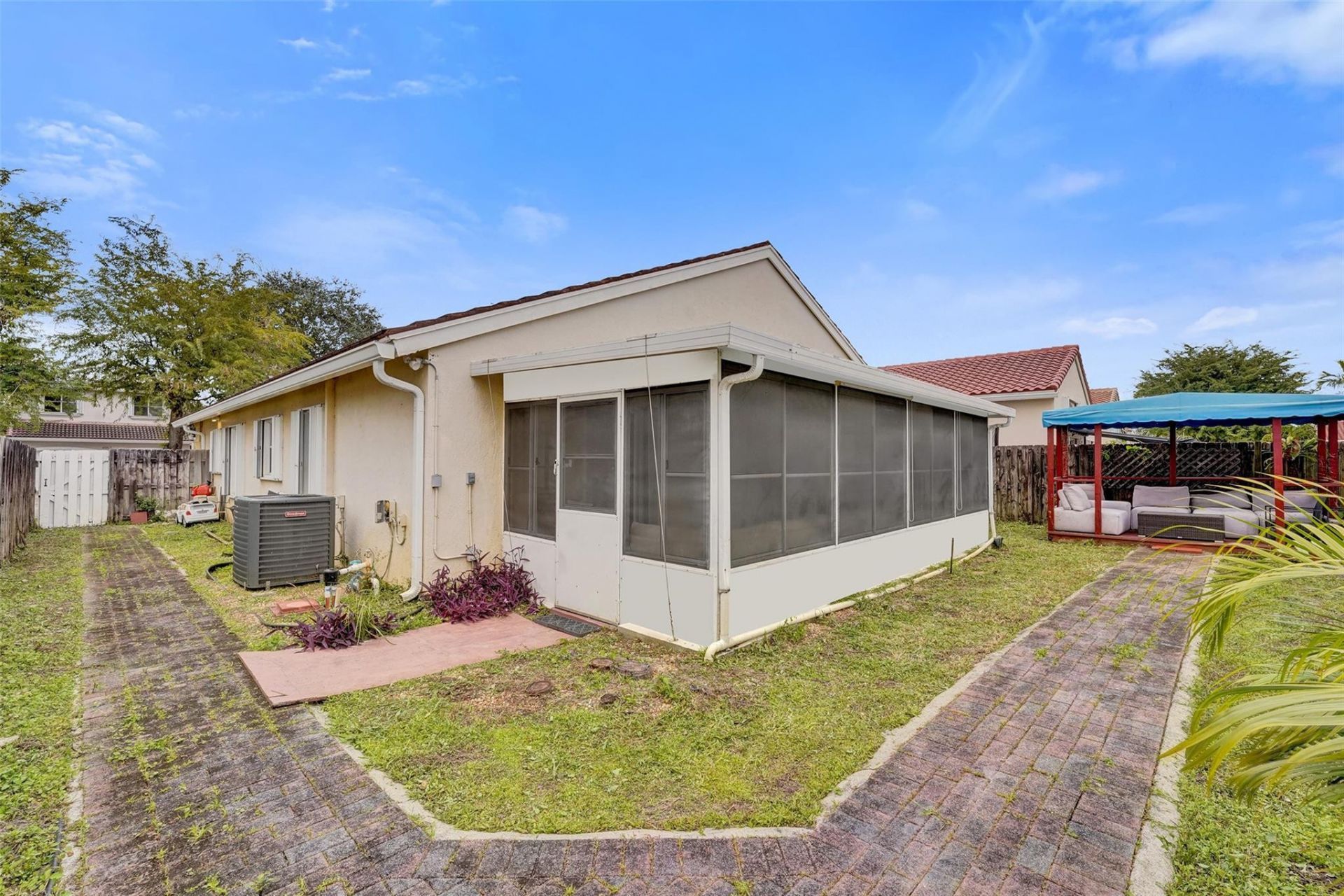 4966 SW 33rd Terrace, Hollywood, FL 33312 Photo