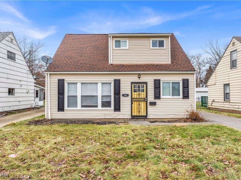 17401 Wayne Drive, Cleveland, OH 44128 Photo 1