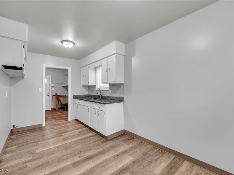 17401 Wayne Drive, Cleveland, OH 44128 Photo 10