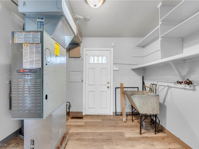 17401 Wayne Drive, Cleveland, OH 44128 Photo 11