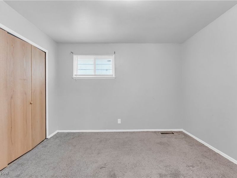 17401 Wayne Drive, Cleveland, OH 44128 Photo 12